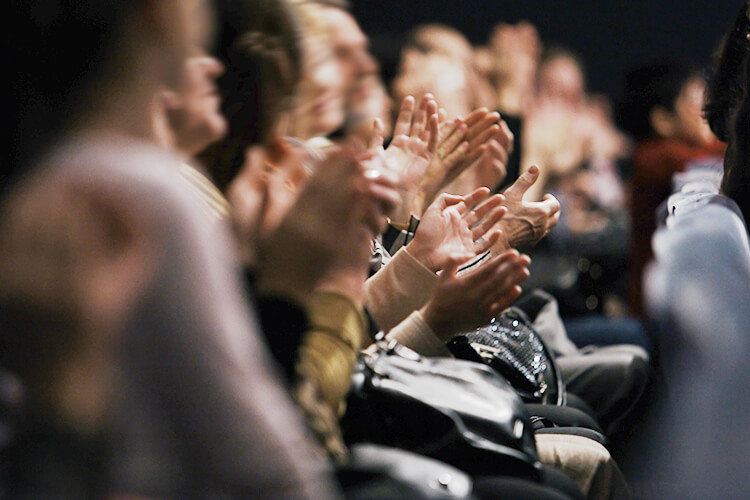 表彰式服装マナー（女性編）